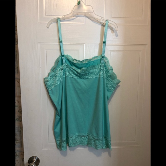 2 CAMISOLES - Picture 8 of 8